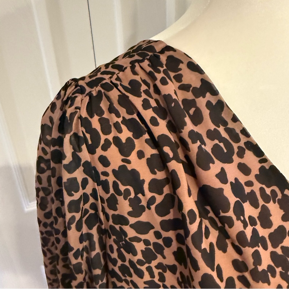 Lulus, Leopard Print V-Neck relaxed fit Dress, Size L - Picture 7 of 14